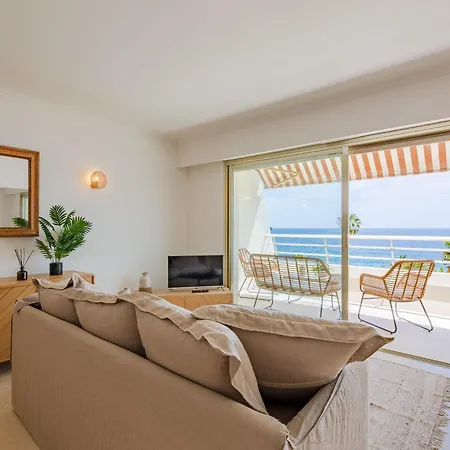 Georges Iii - With Panoramic View Of