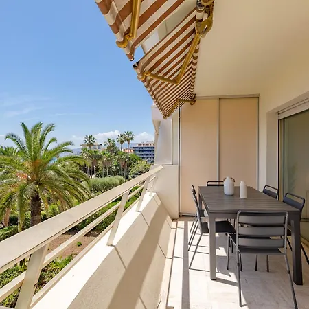 Georges Iii - With Panoramic View Of *